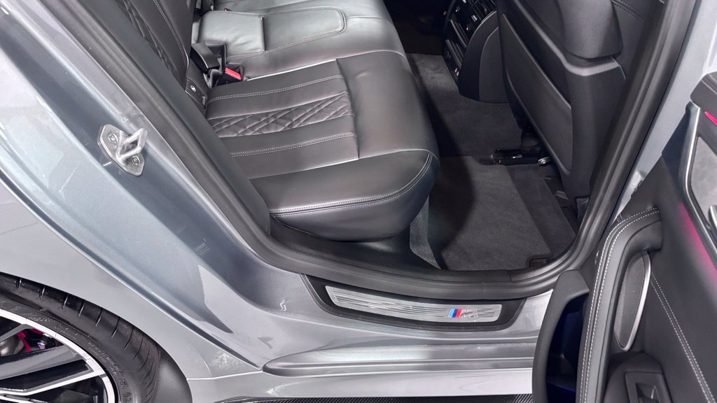 Used 2023 BMW M550i xDrive w/ Dynamic Handling Package AWD/4WD image 28