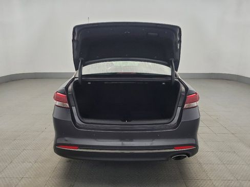 Used 2018 Kia Optima LX image 29