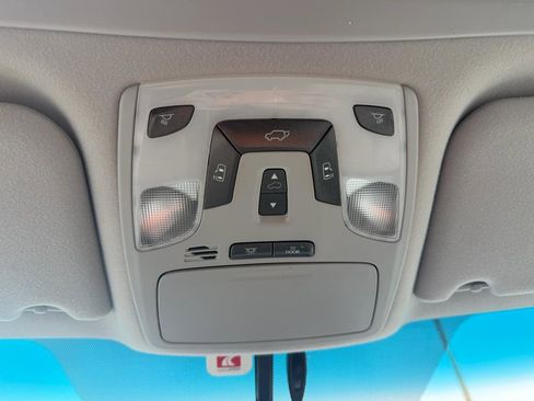 Used 2012 Toyota Sienna XLE w/ Entertainment Pkg FWD image 25