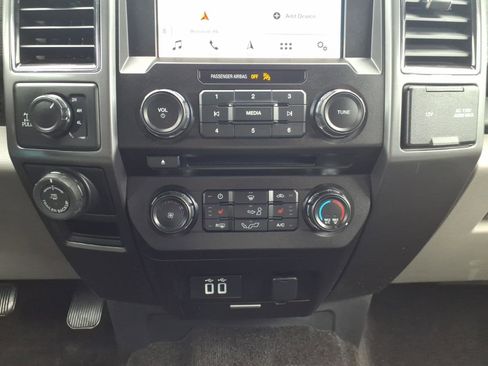 Used 2018 Ford F150 XLT w/ Equipment Group 302A Luxury AWD/4WD image 18