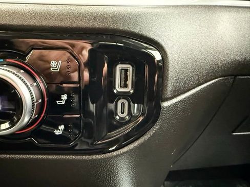 Used 2024 GMC Sierra 3500 SLT w/ SLT Premium Package image 40