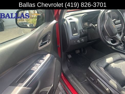 Certified 2022 Chevrolet Colorado Z71 w/ Trail Boss Package AWD/4WD image 5