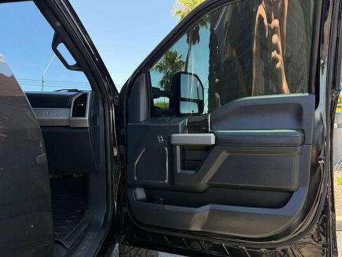 Used 2022 Ford F450 Platinum w/ FX4 Off-Road Package AWD/4WD image 35