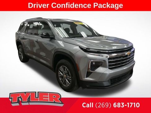 New 2025 Chevrolet Traverse LT w/ Driver Confidence Package image 1