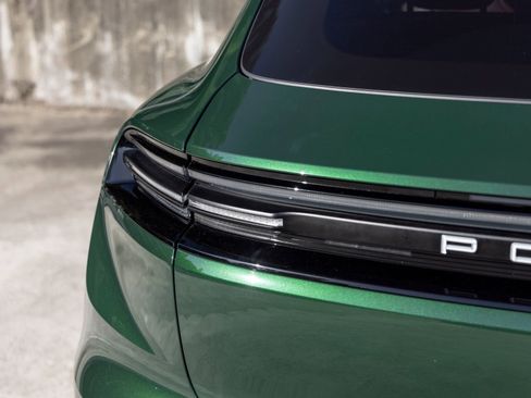 Certified 2026 Porsche Macan Electric RWD image 18