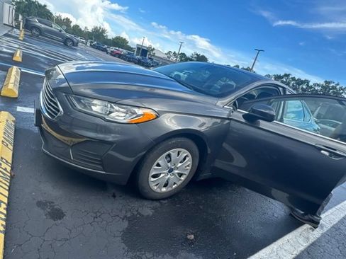 Used 2019 Ford Fusion S FWD image 1