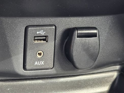 Used 2016 Nissan Rogue S AWD/4WD image 28