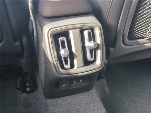 Used 2026 Volvo XC40 B5 Ultra w/ Protection Package Premier AWD/4WD image 19