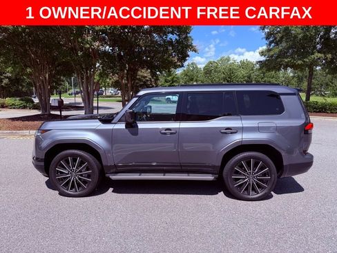 Certified 2024 Lexus GX 550 w/ Accessory Package (31) AWD/4WD image 4