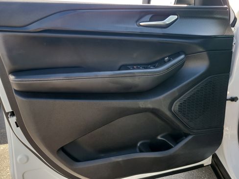 Used 2024 Jeep Grand Cherokee L Laredo image 15