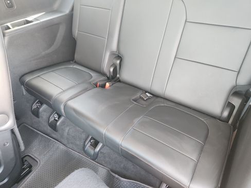 Used 2019 Chevrolet Traverse LT w/ LT Premium Package FWD image 32