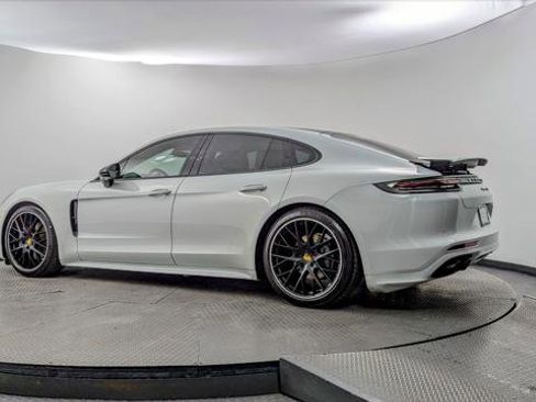 Used 2018 Porsche Panamera 4S image 6