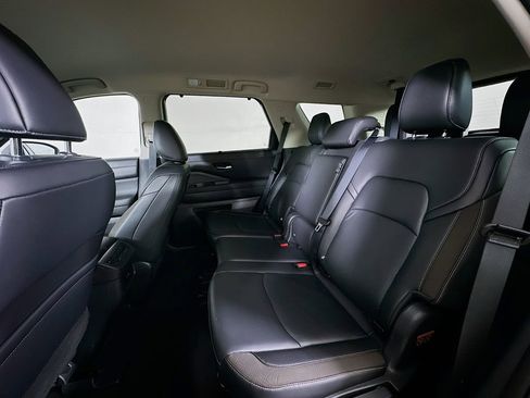 Used 2024 Nissan Pathfinder SL FWD image 15