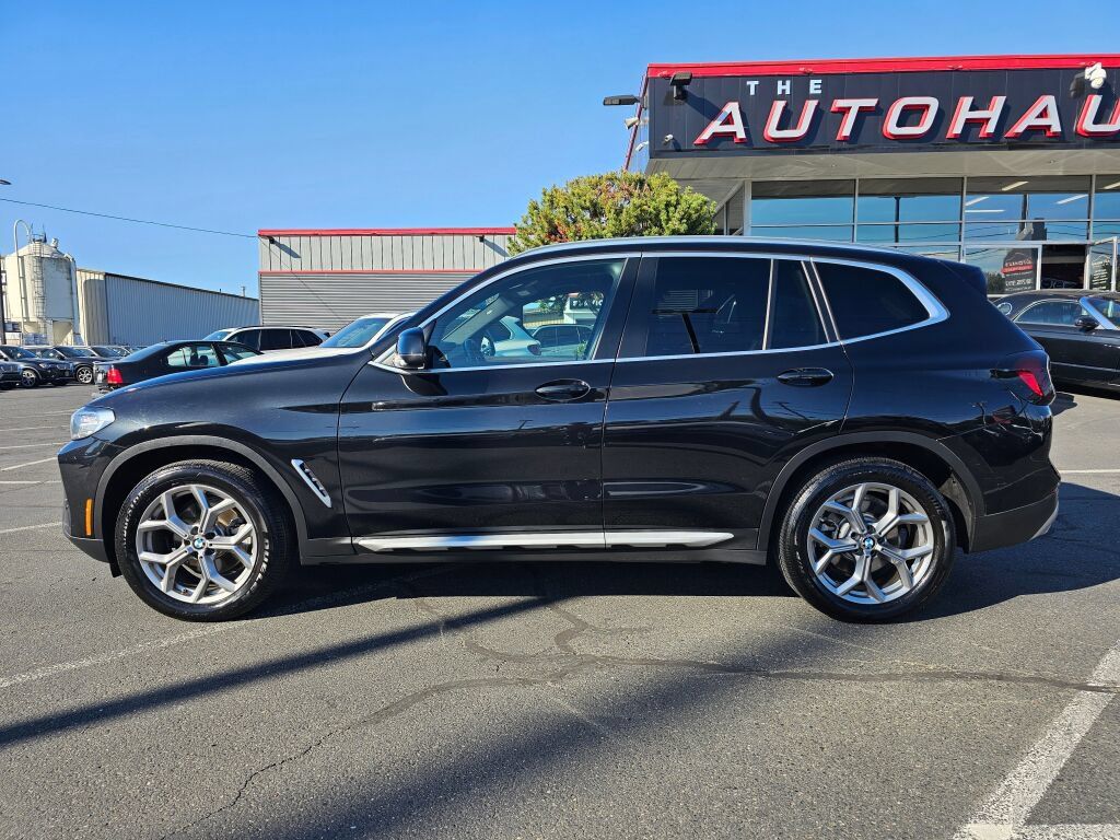 Used 2024 BMW X3 xDrive30i AWD/4WD image 2