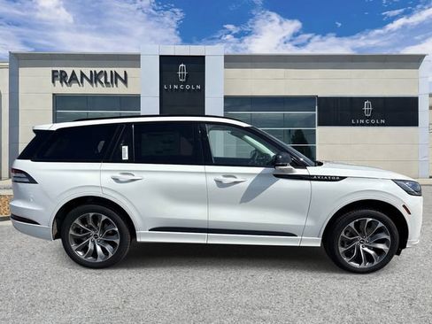 New 2026 Lincoln Aviator AWD w/ Jet Appearance Package image 8