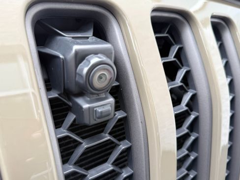 Used 2020 Jeep Gladiator Rubicon AWD/4WD image 38