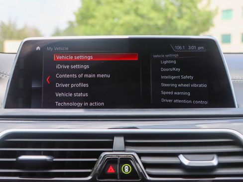 Used 2019 BMW 750i w/ Executive Package RWD image 39