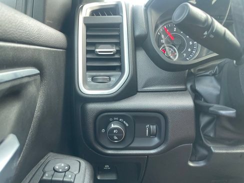 Used 2025 RAM 1500 Big Horn AWD/4WD image 11