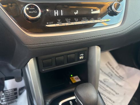 Used 2022 Toyota Corolla Cross LE image 25