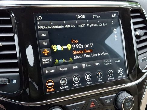 Certified 2021 Jeep Grand Cherokee Limited AWD/4WD image 18