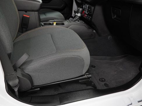 Certified 2024 Jeep Gladiator Sport image 47