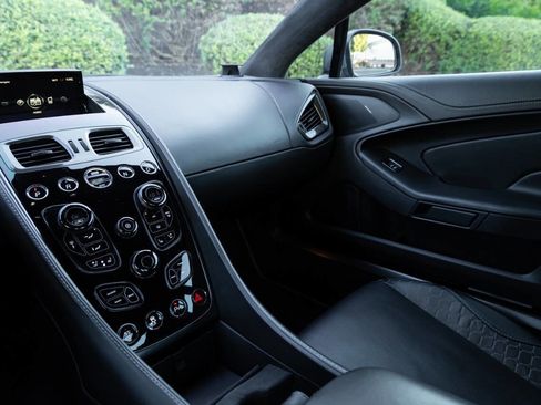 Used 2014 Aston Martin Vanquish Coupe image 77