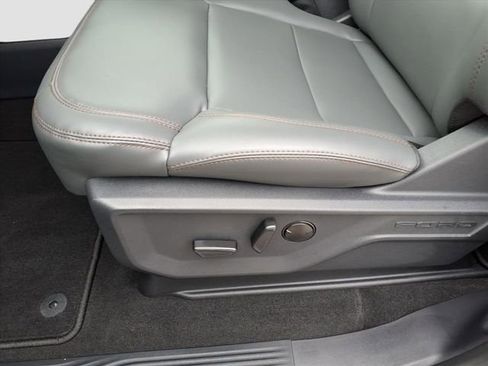 New 2025 Ford Expedition Active image 13