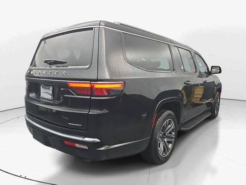 Used 2024 Jeep Wagoneer L Series II w/ Flexible Seating Group image 9