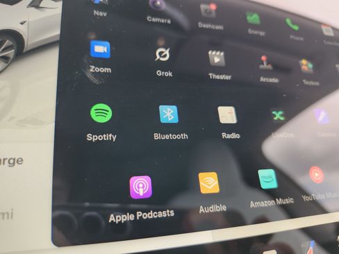 Used 2024 Tesla Model Y Long Range image 8