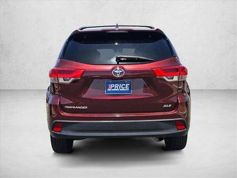 Used 2019 Toyota Highlander XLE FWD image 7