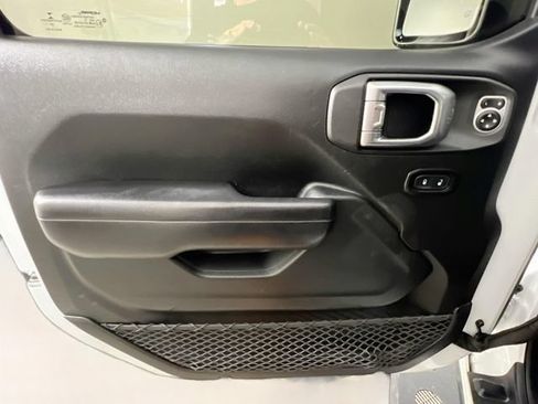 Used 2018 Jeep Wrangler Unlimited Rubicon AWD/4WD image 30
