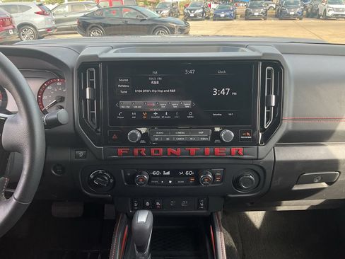 Used 2026 Nissan Frontier PRO-4X AWD/4WD image 10