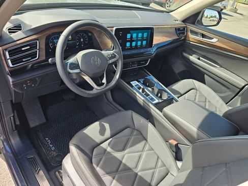 New 2026 Volkswagen Atlas SE AWD/4WD image 2