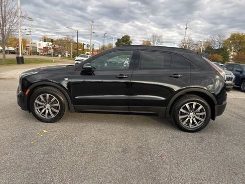 Used 2019 Cadillac XT4 Sport image 3