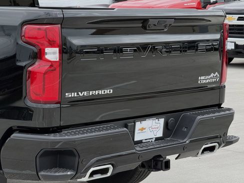 New 2026 Chevrolet Silverado 1500 High Country AWD/4WD image 6