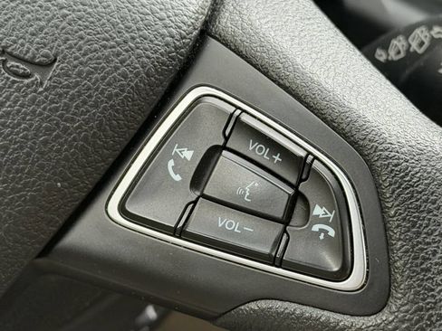 Used 2019 Ford Escape SE FWD image 16