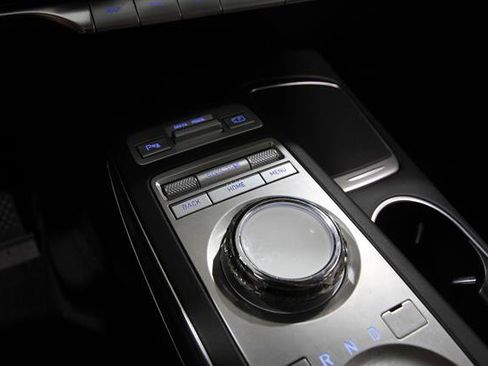 Certified 2022 Genesis GV70 2.5T w/ Select Package AWD/4WD image 15