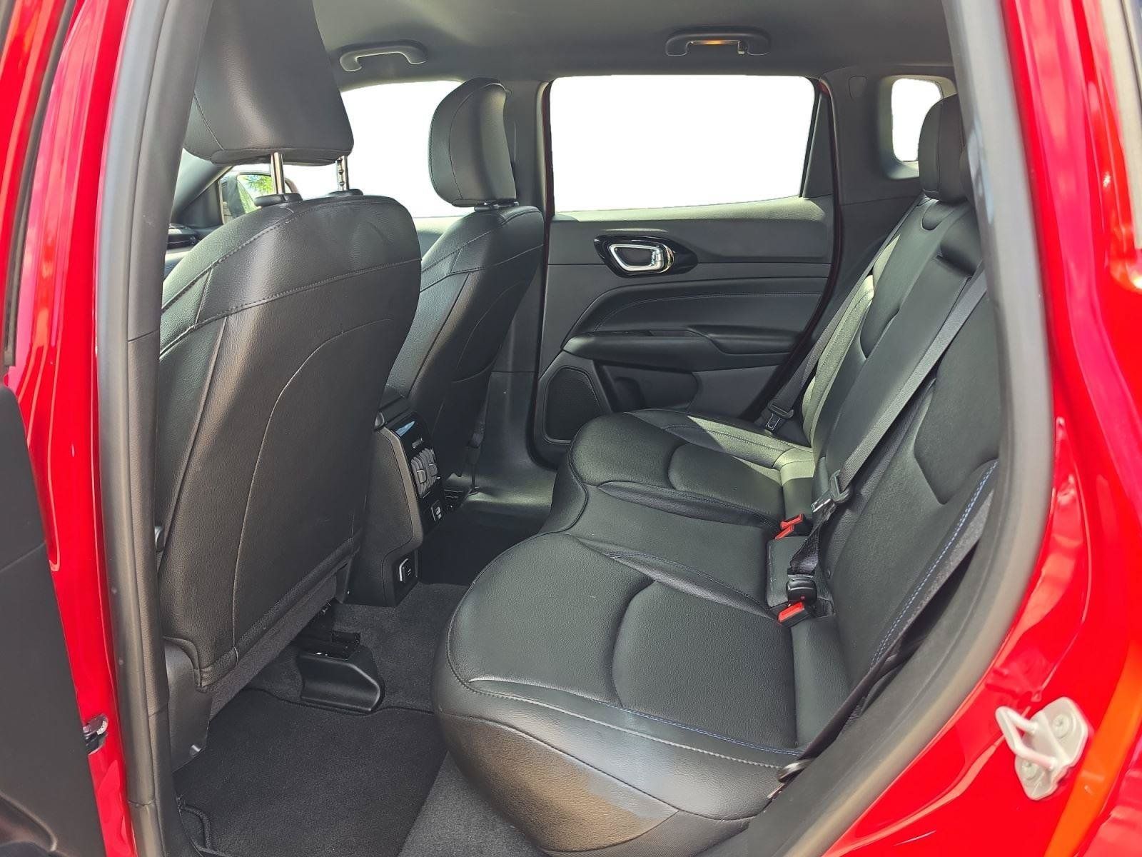 Used 2026 Jeep Compass Limited AWD/4WD image 19