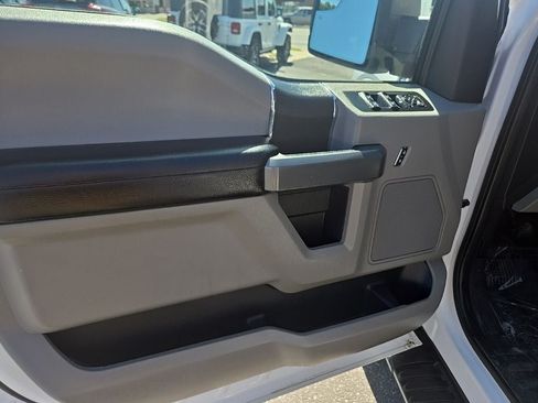 Used 2017 Ford F150 XLT w/ Equipment Group 301A Mid AWD/4WD image 9