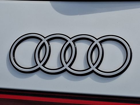 Used 2025 Audi Q5 Premium w/ Convenience Package AWD/4WD image 30