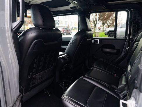 Used 2020 Jeep Gladiator Rubicon image 23