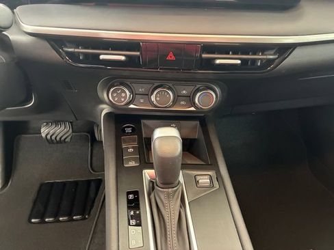 Used 2025 Nissan Kicks S FWD image 21
