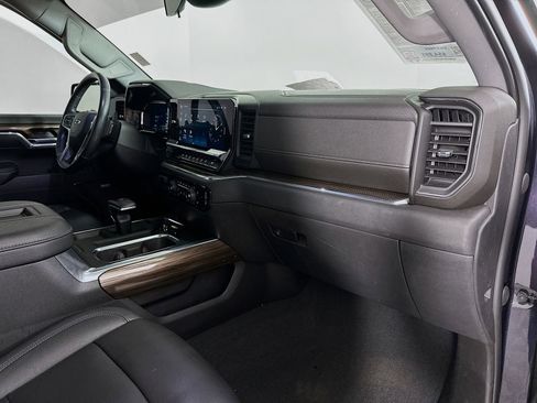 Used 2022 Chevrolet Silverado 1500 LT Trail Boss w/ Convenience Package II image 32