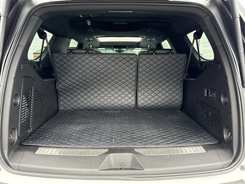 Used 2025 GMC Yukon XL AT4 w/ AT4 Premium Package image 12