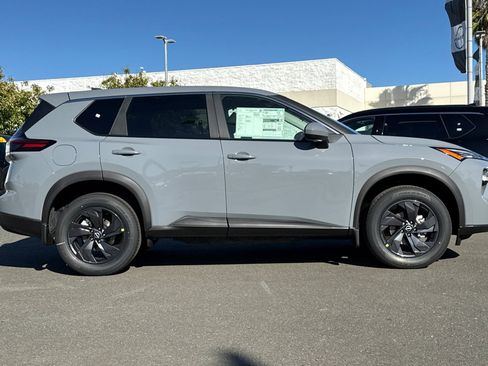 New 2026 Nissan Rogue SV FWD image 3