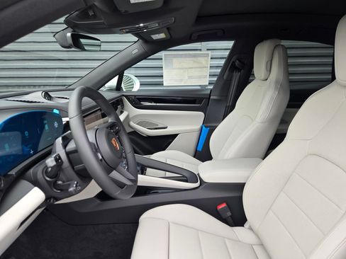 New 2026 Porsche Macan 4 Electric AWD/4WD image 26