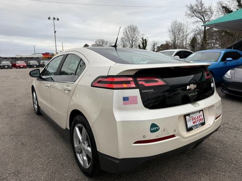 Used 2012 Chevrolet Volt Premium w/ Premium Trim Package image 10