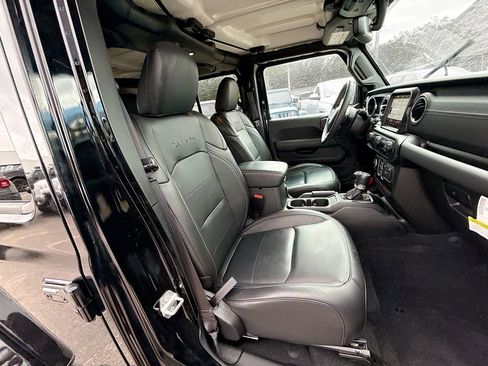Used 2023 Jeep Wrangler Unlimited Sahara image 33