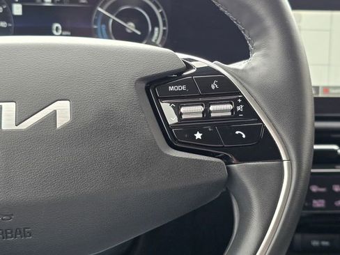 Certified 2023 Kia Niro Wind w/ Wind Preserve Package FWD image 34