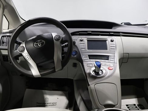 Used 2013 Toyota Prius Three image 16